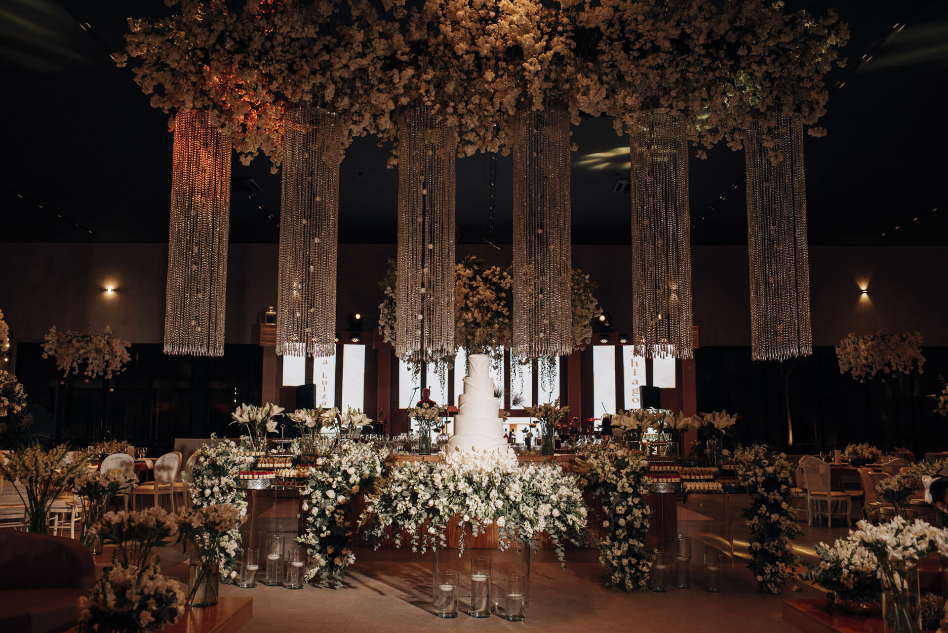 Foto Entre lágrimas e sorrisos: um casamento celebrado com fé, amor e gratidão a Deus... - Imagem 48