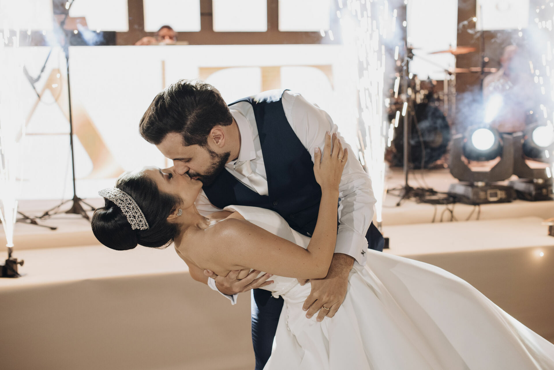 Foto Entre lágrimas e sorrisos: um casamento celebrado com fé, amor e gratidão a Deus... - Imagem 68