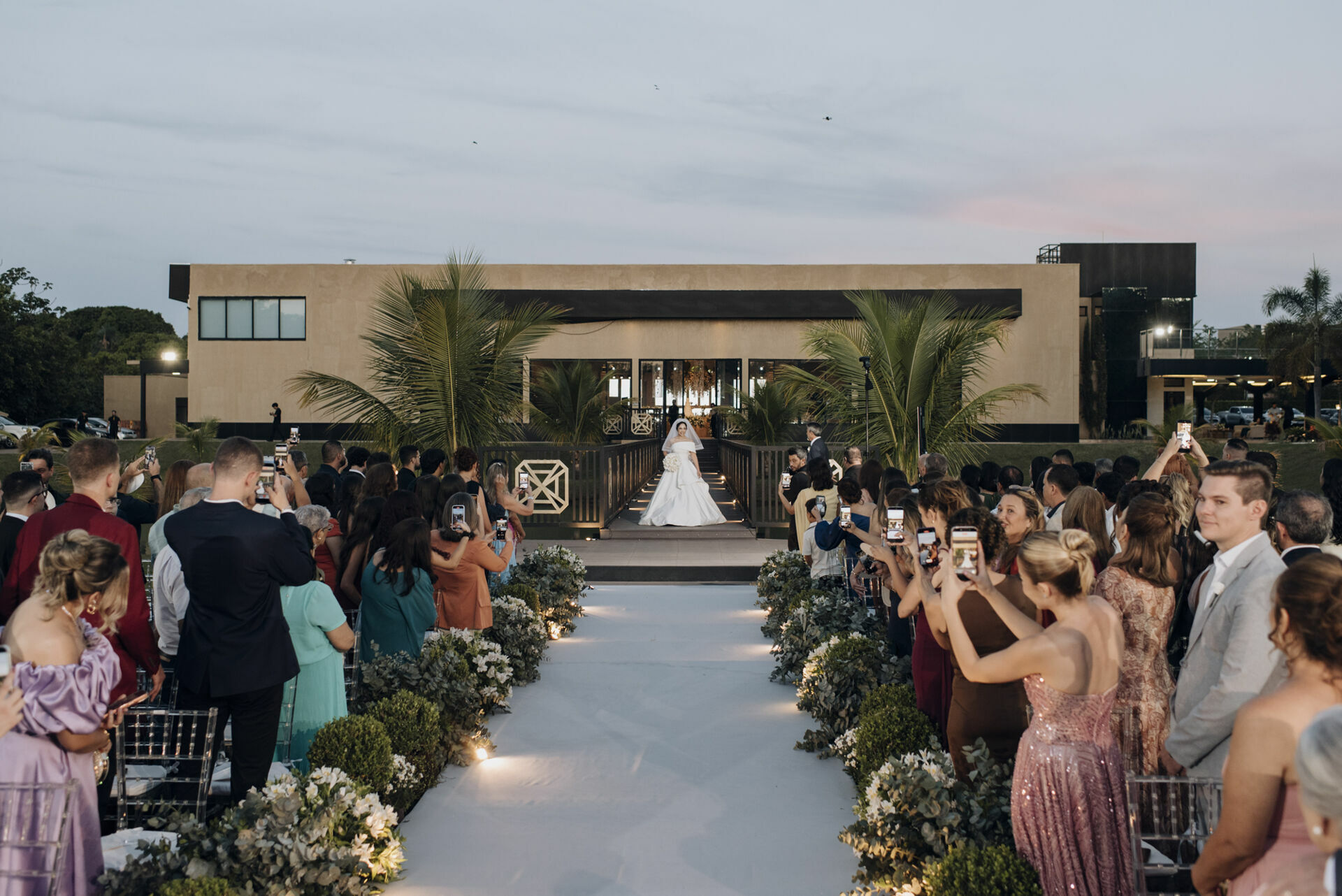 Foto Entre lágrimas e sorrisos: um casamento celebrado com fé, amor e gratidão a Deus... - Imagem 27