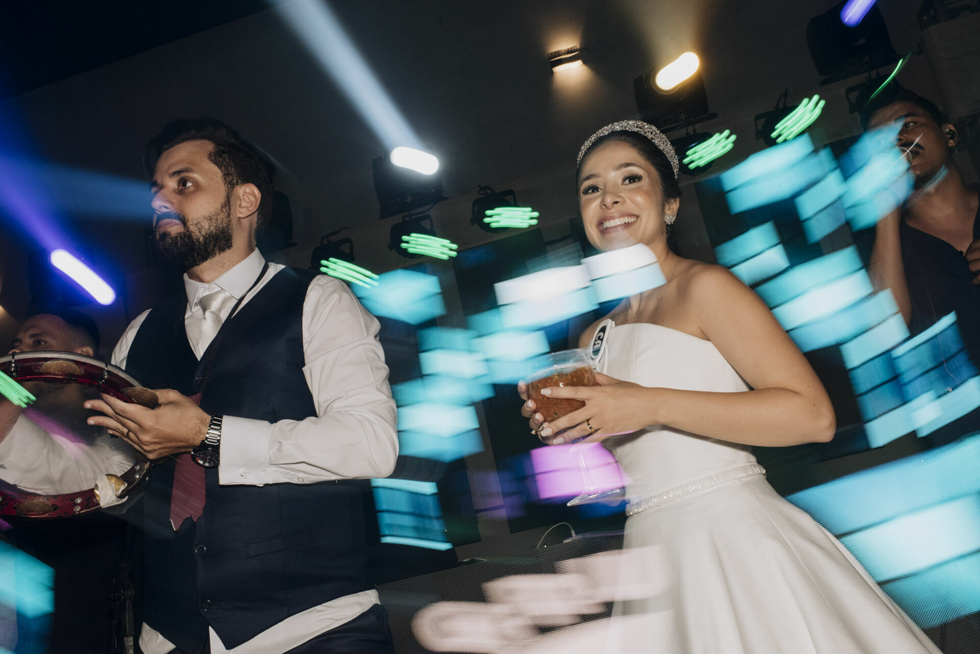Foto Entre lágrimas e sorrisos: um casamento celebrado com fé, amor e gratidão a Deus... - Imagem 95