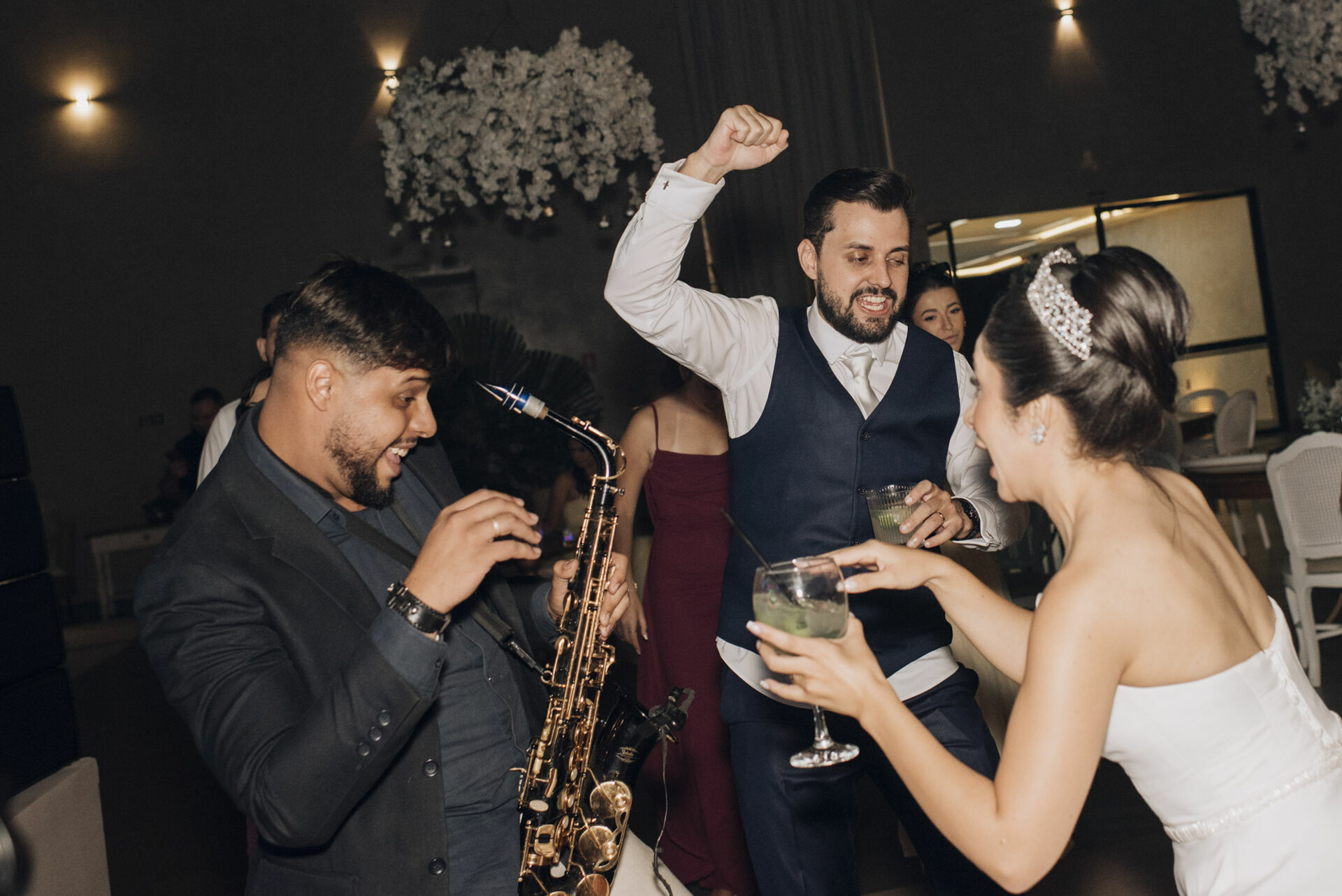 Foto Entre lágrimas e sorrisos: um casamento celebrado com fé, amor e gratidão a Deus... - Imagem 97