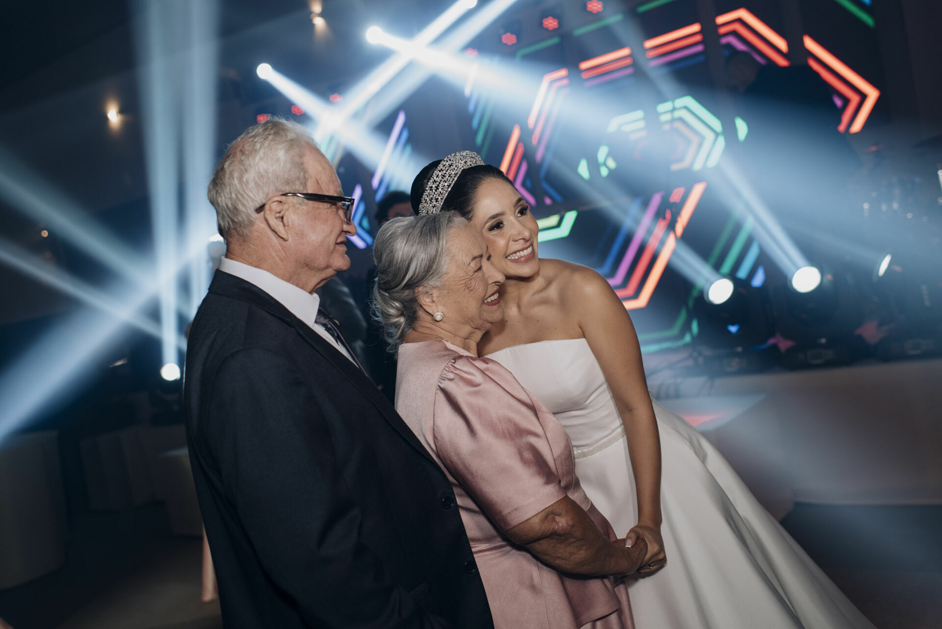 Foto Entre lágrimas e sorrisos: um casamento celebrado com fé, amor e gratidão a Deus... - Imagem 71